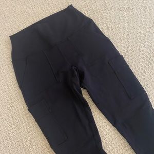 Alo Yoga High-Waist Cargo Legging